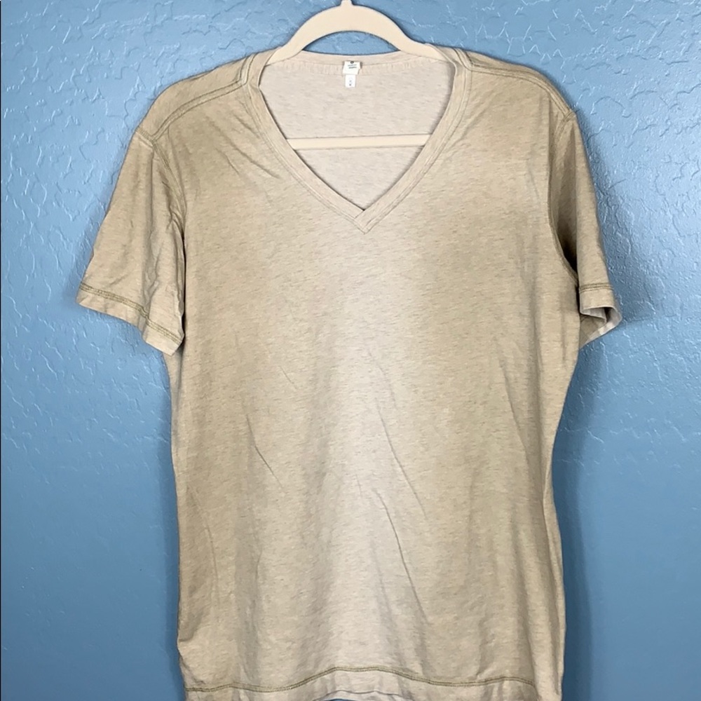 Lululemon Men’s V-neck Tshirt size M